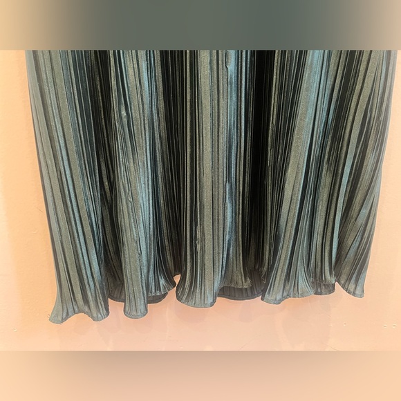 Urban Outfitters Miranda Metallic Pleated Green Dress size XS - Picture 7 of 7